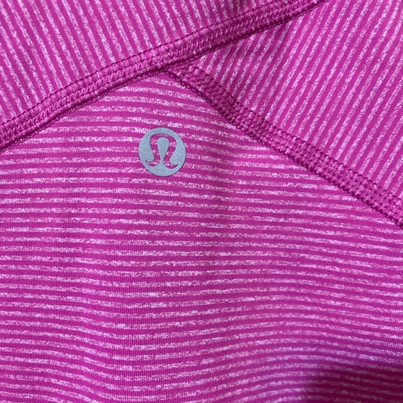 Lululemon Kriss Cross 1/2 Zip Pullover Striped Heathered Raspberry Size 6 - Picture 4 of 5